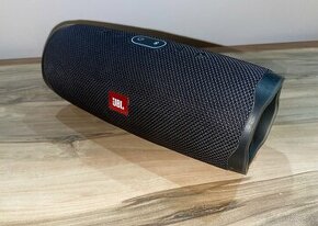 JBL charge 4