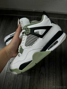 Jordan 4 seafoam