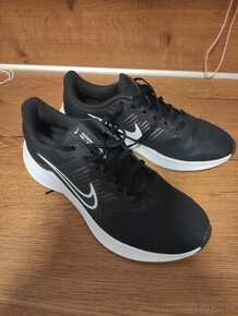 Predam tenisky Nike veľkosť 40.5 NOVE