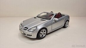 1:18 MERCEDES-BENZ SLK 2004