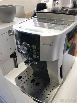 DELONGHI Magnifica S ECAM