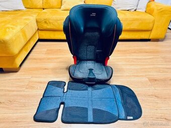 Predám autosedačku Britax Römer KIDFIX II (+ podložka v cene