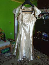 Zlaté šaty - 1