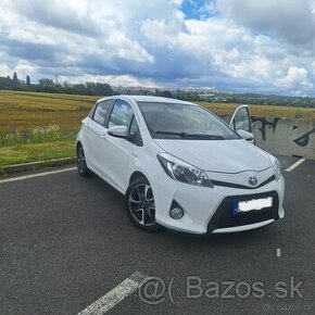 Toyota yaris 1.5H CVT Hybrid - 1