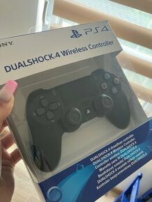 Ovládač PS4 Dualshock - 1