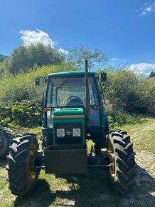 John Deere 2100