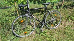 Cestný bicykel Amulet Tour