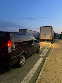 Mercedes W639 Viano - zadné svetlá