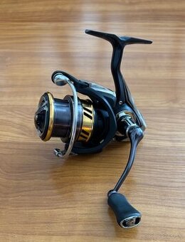 Prívlačový naviják Daiwa - 1