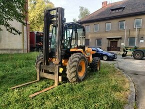 Vysokozdvižný terénní vozík JCB 930 - 1