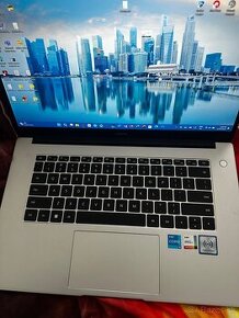 Predám notebook huawei D15 i5 11gen.