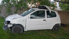 Rozpredam na nahradne diely fiat punto