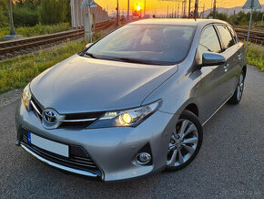 Toyota Auris 1.8 I VVT-I Hybrid Executive