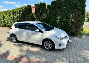 Toyota Auris 1,8 Hybrid,1 Majit.prav,servis benzín automat - 1