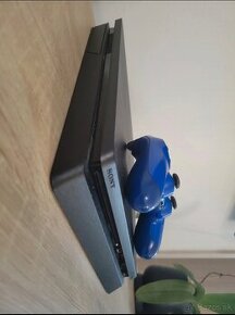 Ps4 slim + hra