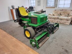 Vretenová kosačka John Deere 2653A