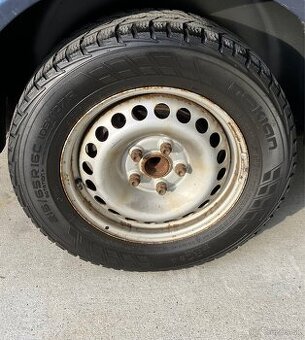 Zimné pneu 215/65 R16C + disky VW T5 T6