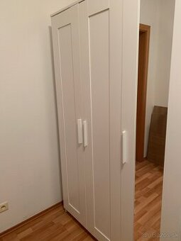 Skrina 3 dverova IKEA