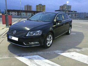 Predám VW Passat 4motion 2014, Bi-xenon