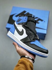 Nike Air Jordan 1 Retro High OG UNC Toe - 1