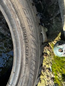 Pneu M+S 225/45r18