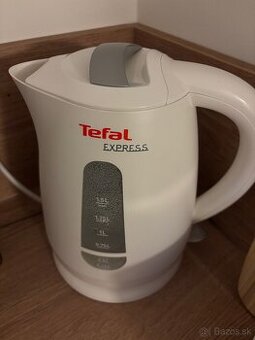 Rychlovarna kanvica Tefal - 1