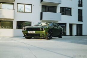 Prenájom Dodge Challenger 6,4 V8 AT | AutopožičovňaPúchov.SK