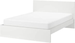 MALM IKEA postel