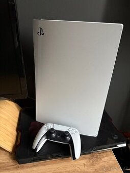 Playstation 5 s mechanikou