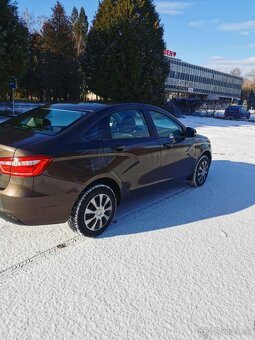 Lada Vesta 1, 6 benzín