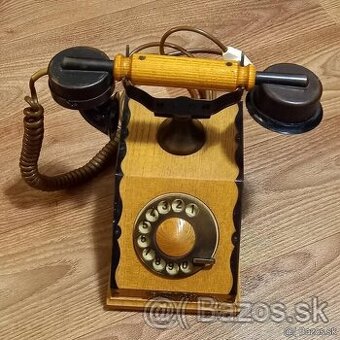 retro telefon TESLA