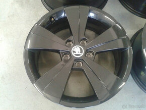 ALU disky 5x112 R17 6,5J ET41 ORIGINAL SKODA SUPERB 3 - 1