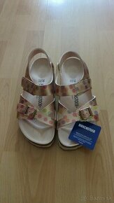 Bodkovane Birkenstock 39