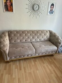 Nova nepozivana velvet sofa