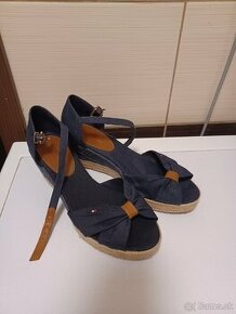 Tommy Hilfiger sandalky č.: 41 - 1