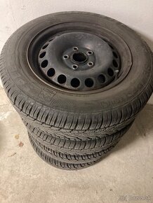 Pneumatiky 195/65 r15 zimné + plechové disky