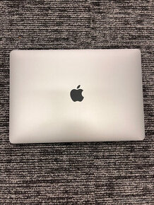 MacBook Pro 2018 / A1989 / 13" /CPU: i7 - 2.7GHz / 512gb