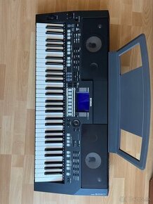 Keybord Yamaha PSR S550