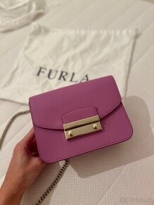 Fialová crossbody kabelka Furla