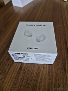 Samsung galaxy Buds fe biele