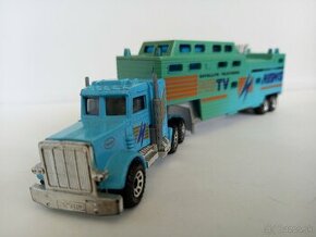 MATCHBOX CONVOY - PETERBILT TV NEWS - POZRI DETAILNÉ FOTO