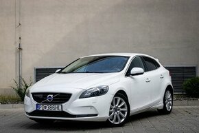 Volvo V40 D4 Momentum Geartronic - 1