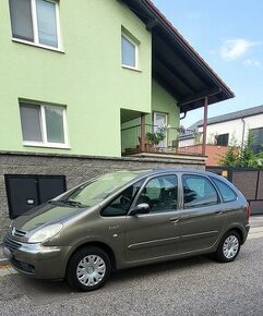 Citroen xsara picasso 1.6 hdi 66kw 2010 Cena 1999€