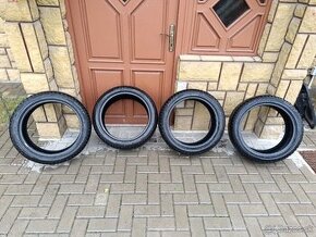 Zimne pneumatiky 215/45 R17