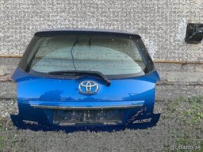 Kufor piate dvere Toyota Auris 2010