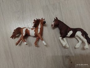 Schleich sada dvoch koňov