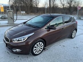 Kia Ceed Hatchback 1.4i, 73 kw, 2014, Gold