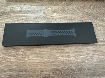 Apple Watch 45mm Black/Black Nike Sport Band