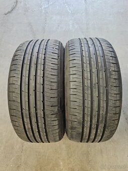 225/40R18 - 1