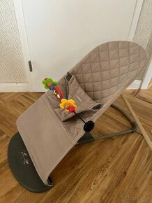 Babybjorn lehatko Sand Grey s hrazdickou